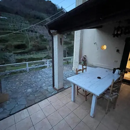 Vernazza Vernazzola بيت للعطل